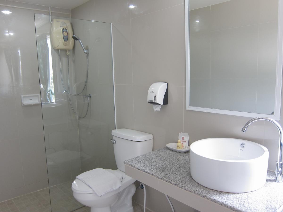 Golden House Service And Apartment Rayong Exterior photo